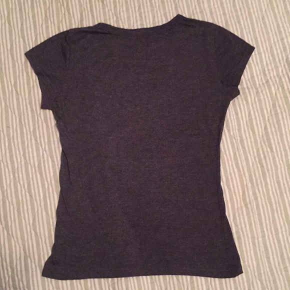 Cute tee! - Picture 3 of 6